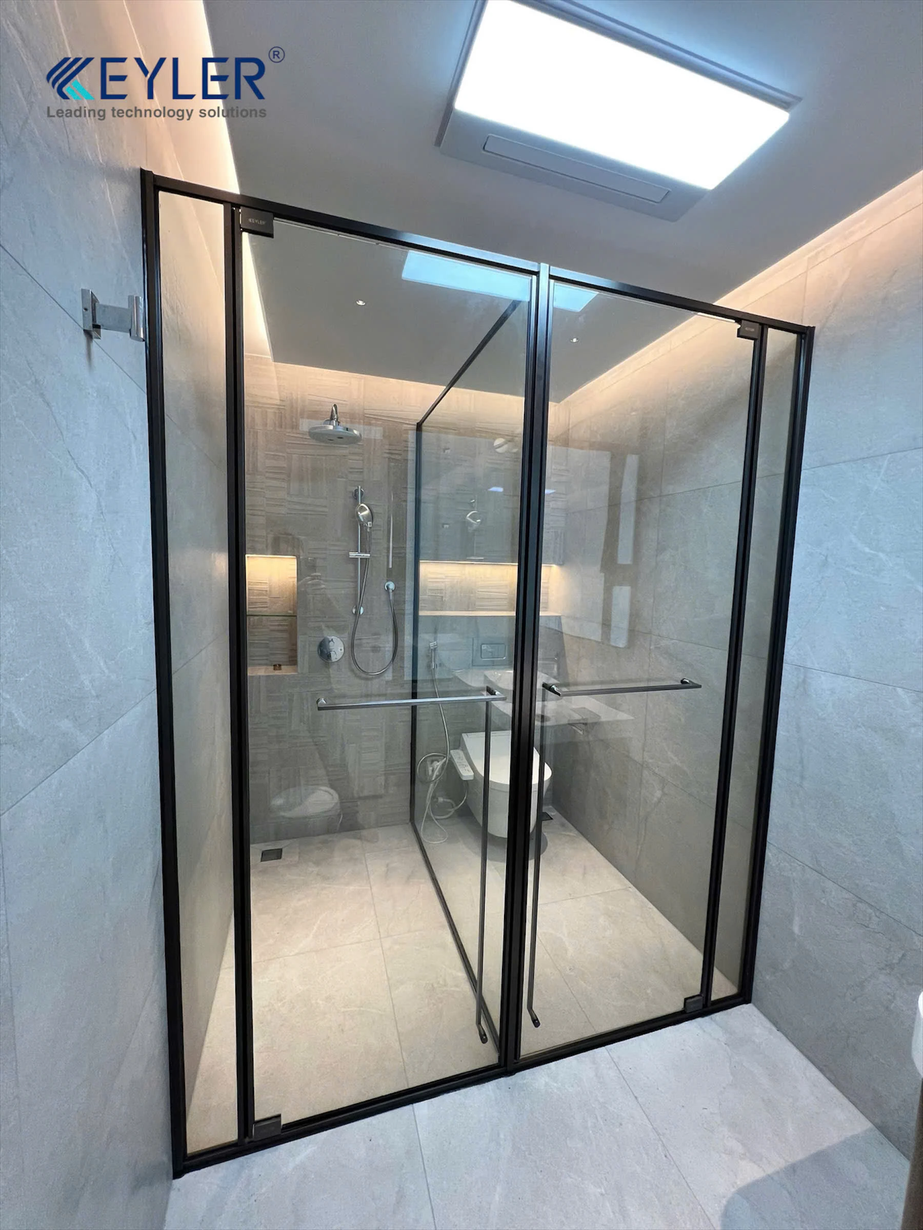 Bàn Giao Cabin Tắm Kính Chữ T Màu Grey Sang Trọng – Công Trình Anh Trung Đức, Việt Trì, Phú Thọ