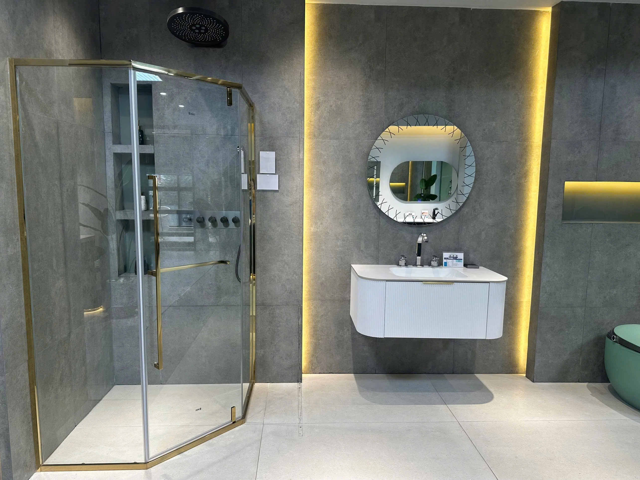 Cách giữ cabin phòng tắm luôn mới
