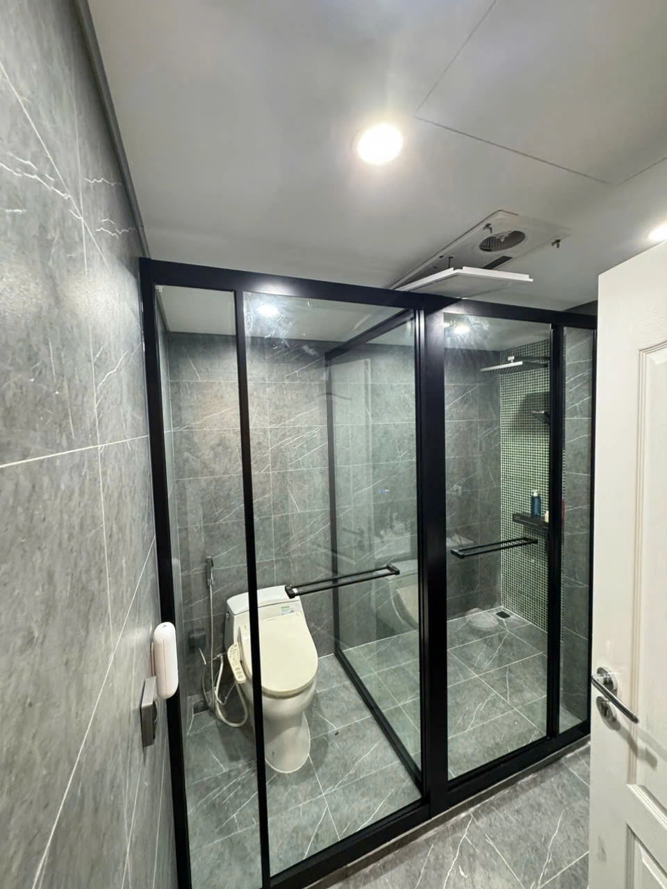 Bàn giao cabin tắm chữ T mở lùa cho anh Minh – Hoàng Mai, Hà Nội