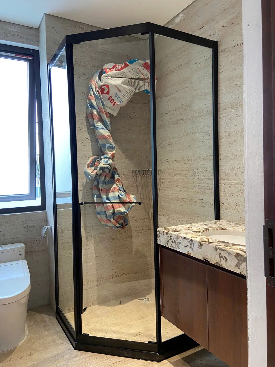 Bàn giao 02 bộ cabin tắm kính mở lùa Keyler cho anh Dũng – Bắc Từ Liêm, HN