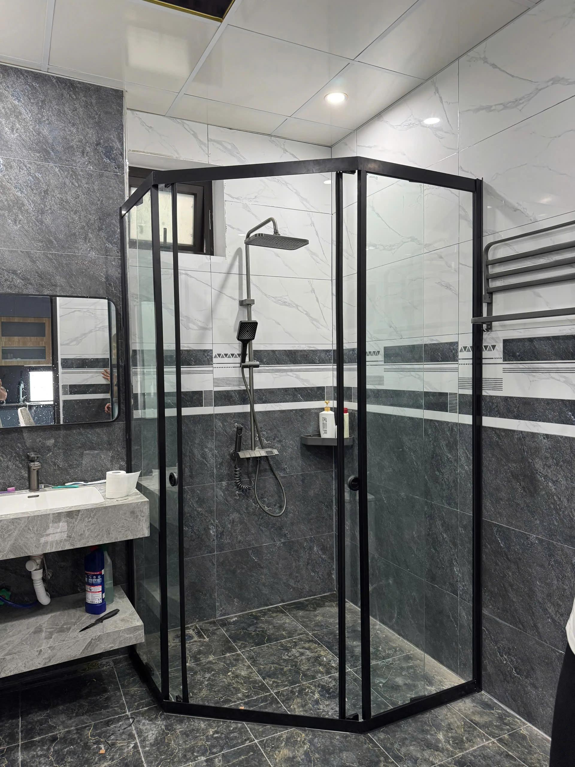 Cabin Tắm Kính KL5009 – Thiết Kế Kính Cong Mở Trượt Hiện Đại, Tối Ưu Diện Tích Từ Keyler Cao Cấp, Chính Hãng