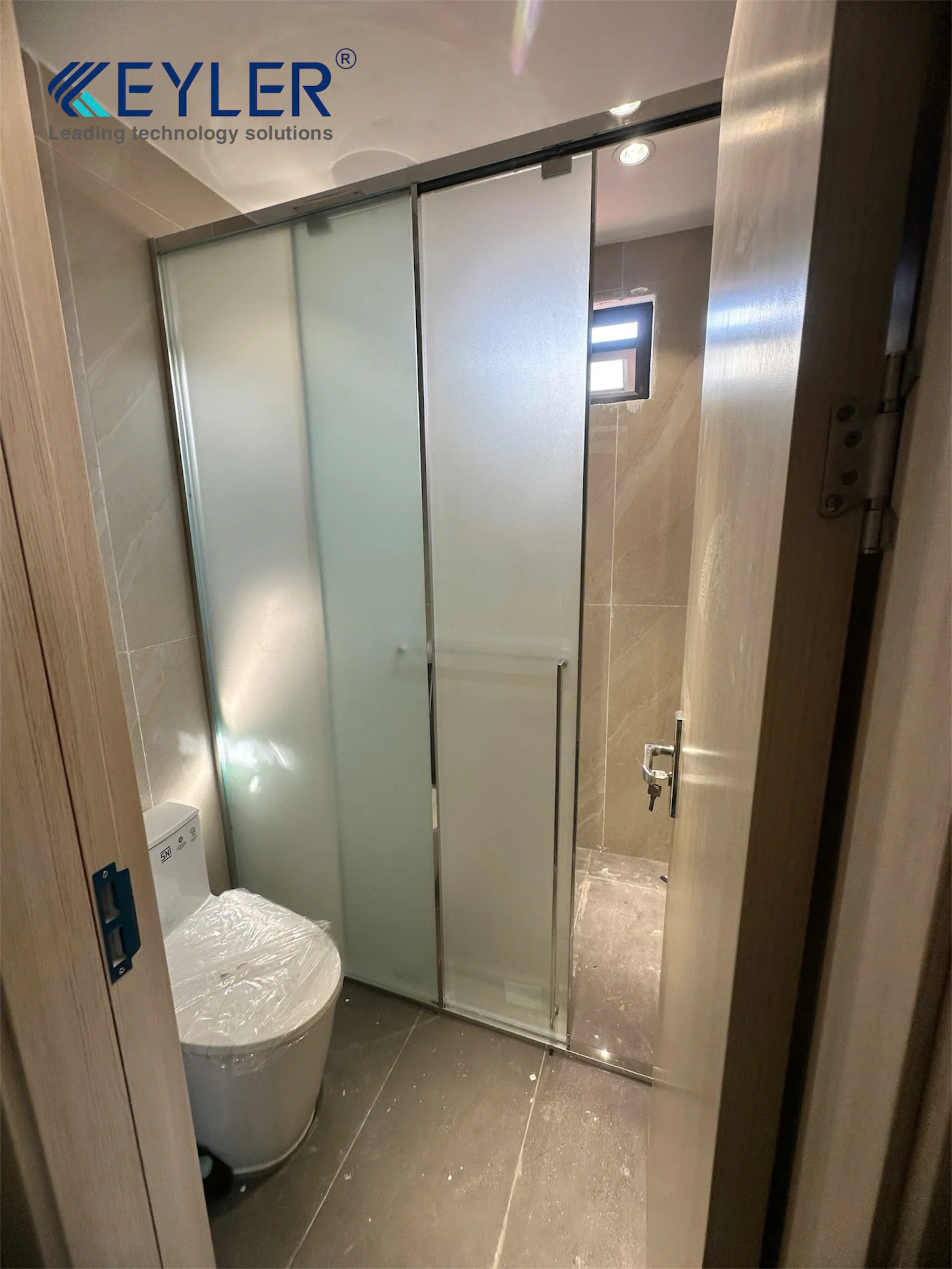 Bàn Giao & Hoàn Thiện Cabin Tắm Kính Keyler KL-323 Mở Trượt 180°/ Công trình tại Chung Cư Xuân Đỉnh – Bắc Từ Liêm – Hà Nội